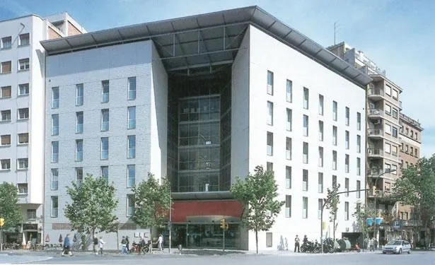 Centres d'Assistència Primària Barcelona 1 Centres d'Assistència Primària Barcelona. Arquitectura Santi Vives