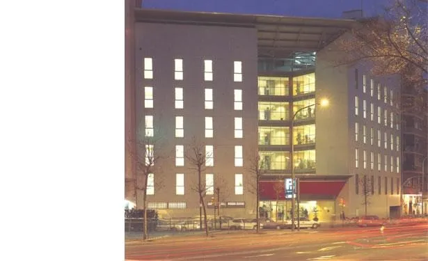 Centres d'Assistència Primària Barcelona 5 Centres d'Assistència Primària Barcelona. Arquitectura Santi Vives