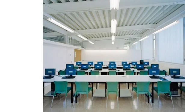 Escola secundària, cicles formatius i poliesportiu 5 Escola secundària, cicles formatius i poliesportiu. Arquitectura Santi Vives