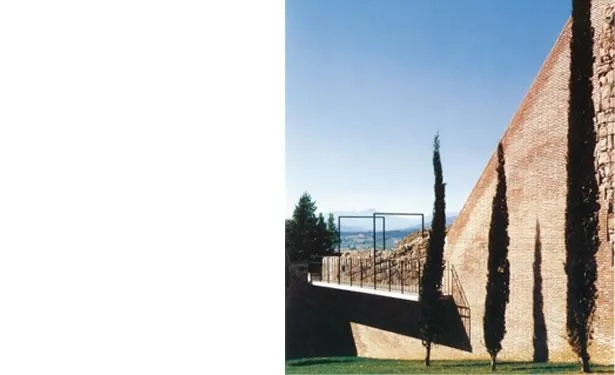 Muralla de Girona 1 Muralla de Girona. Arquitectura Santi Vives